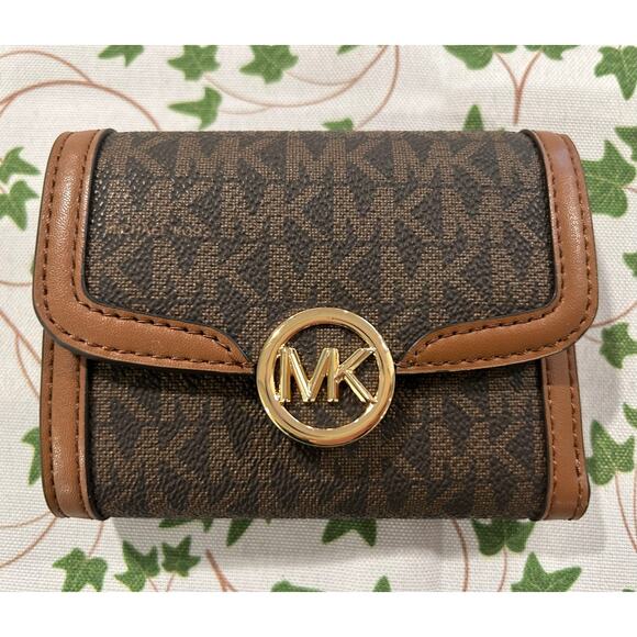 NWOT- Michael Kors Leida Medium Signature Logo Wallet - Picture 2 of 7